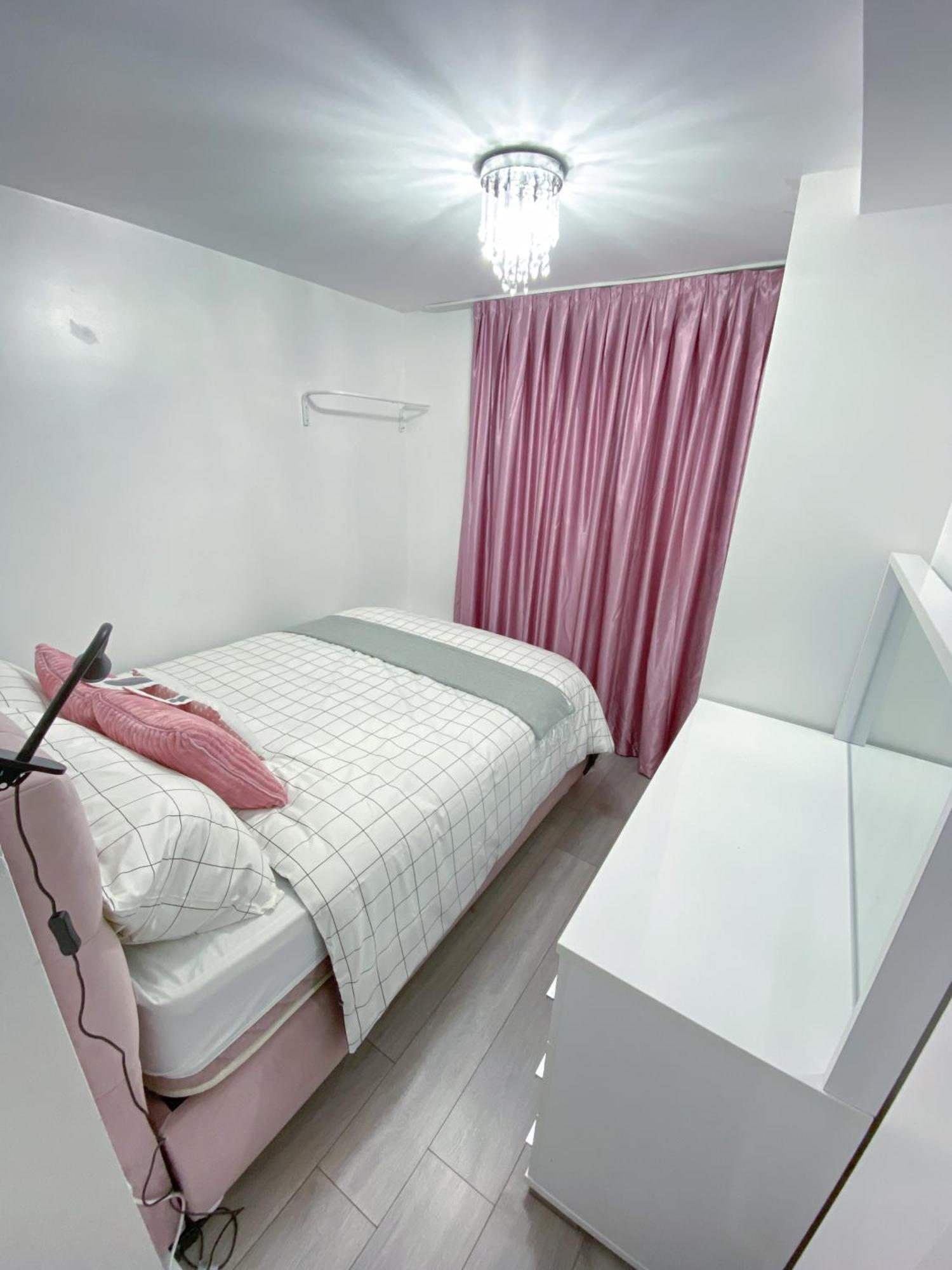 2 Bedroom Flat, Dalston Junction, Londra Esterno foto